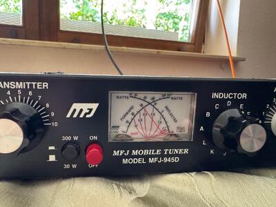 Manual antenna tuner